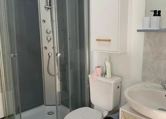 36 Maison Entiere,place Parking Devant Garage Holiday home *